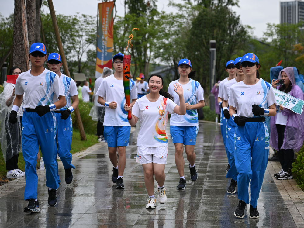 追光丨追逐青春之光！成都大运会火炬传递全回顾